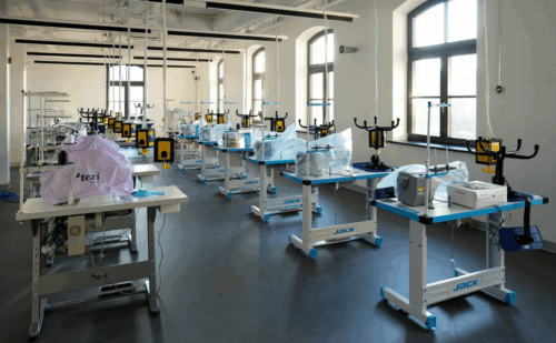 Thermowhite grīdas siltumizolācija prototipēšanas darbnīcā Rīgā